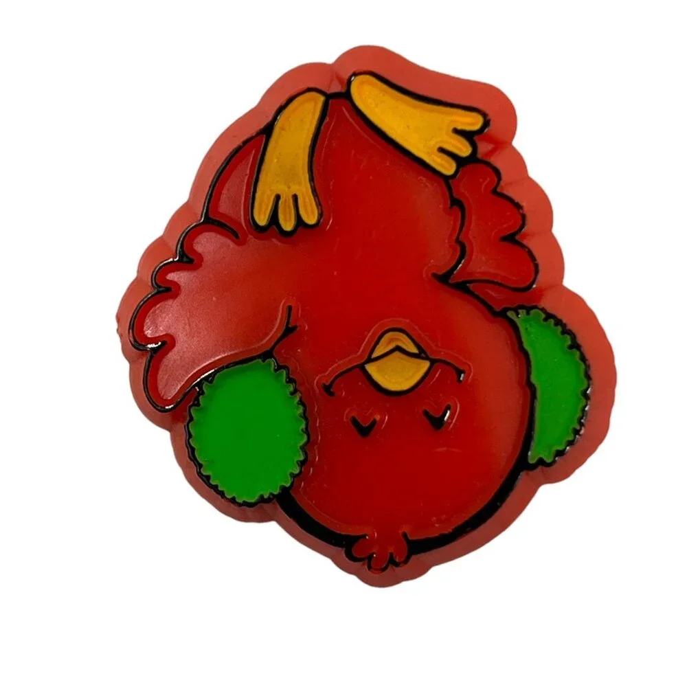 Hallmark Red Bird Brooch 1981 Christmas Vintage Plastic Pin‎